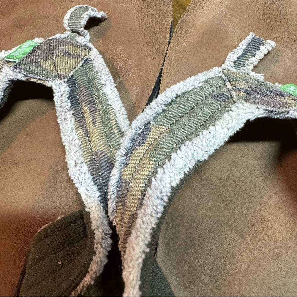 EUC - Sanuk Men’s Flip Flops Size 13 Distressed camouflage print - Picture 5 of 9